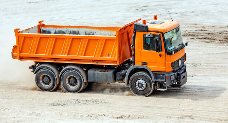 photo rigid truck construction