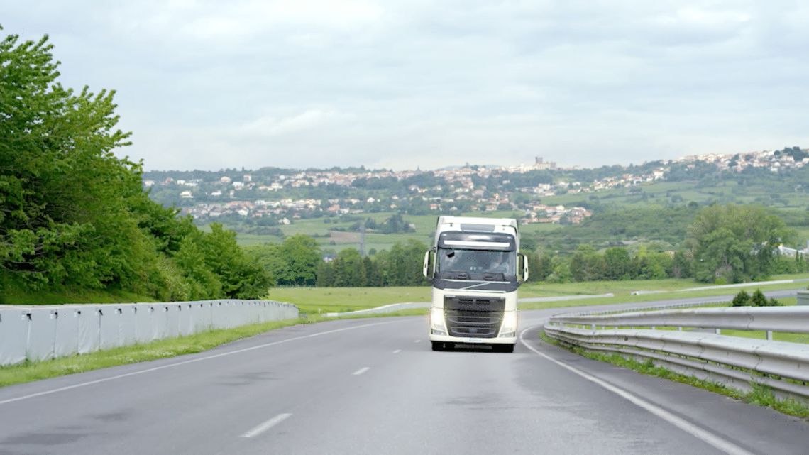 camion sur route