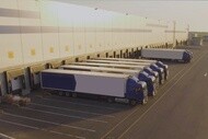 ミシュランタイヤを装着したトラックが並んでいるイメージ