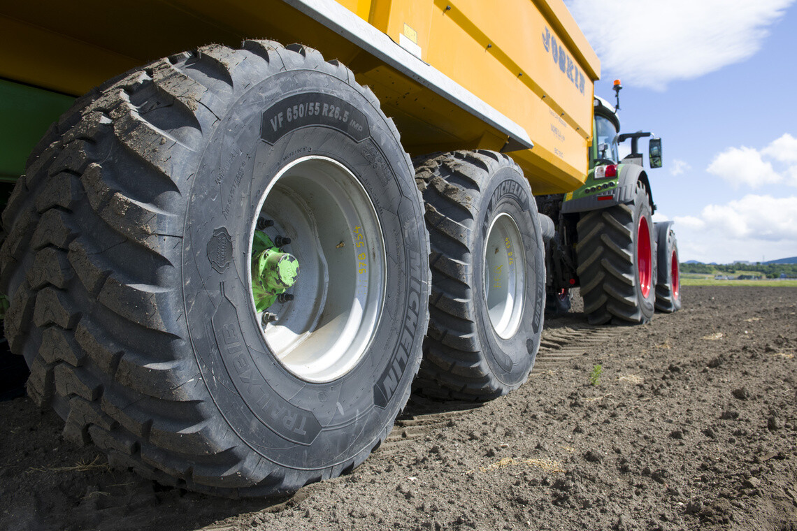 J.O. Straughan & Co Ltd has taken delivery of what is believed to be the biggest-wheeled agricultural tractor operating in the north east of England, choosing tyres over tracks for its new Fendt 1050 Vario.