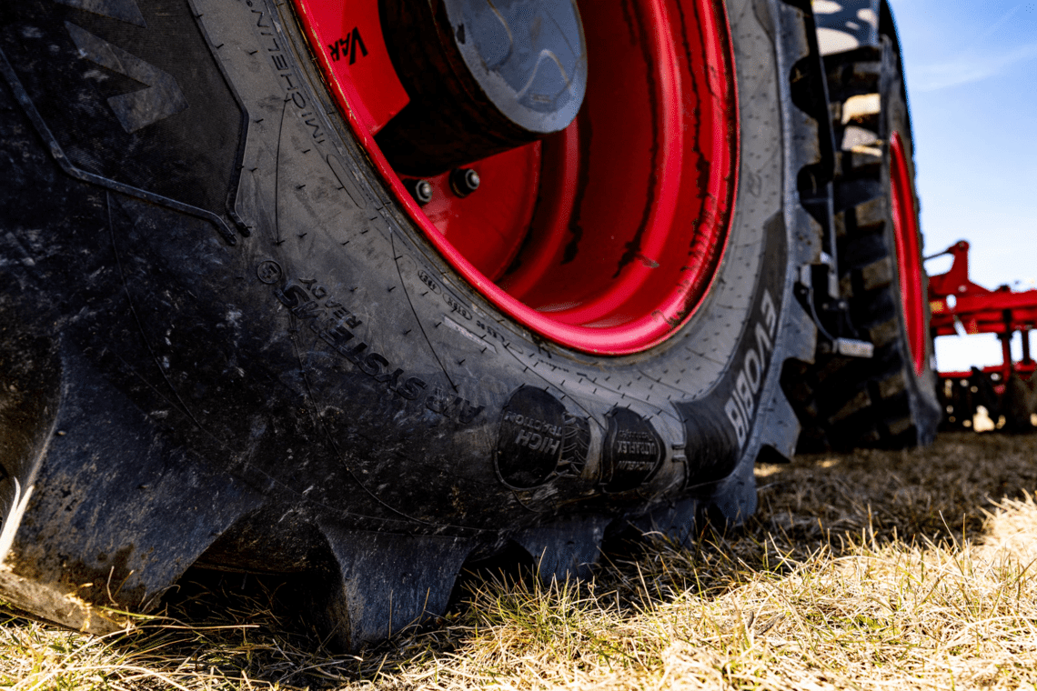 MICHELIN EVOBIB: Low pressure, high flotation agricultural tire with UltraFlex technology