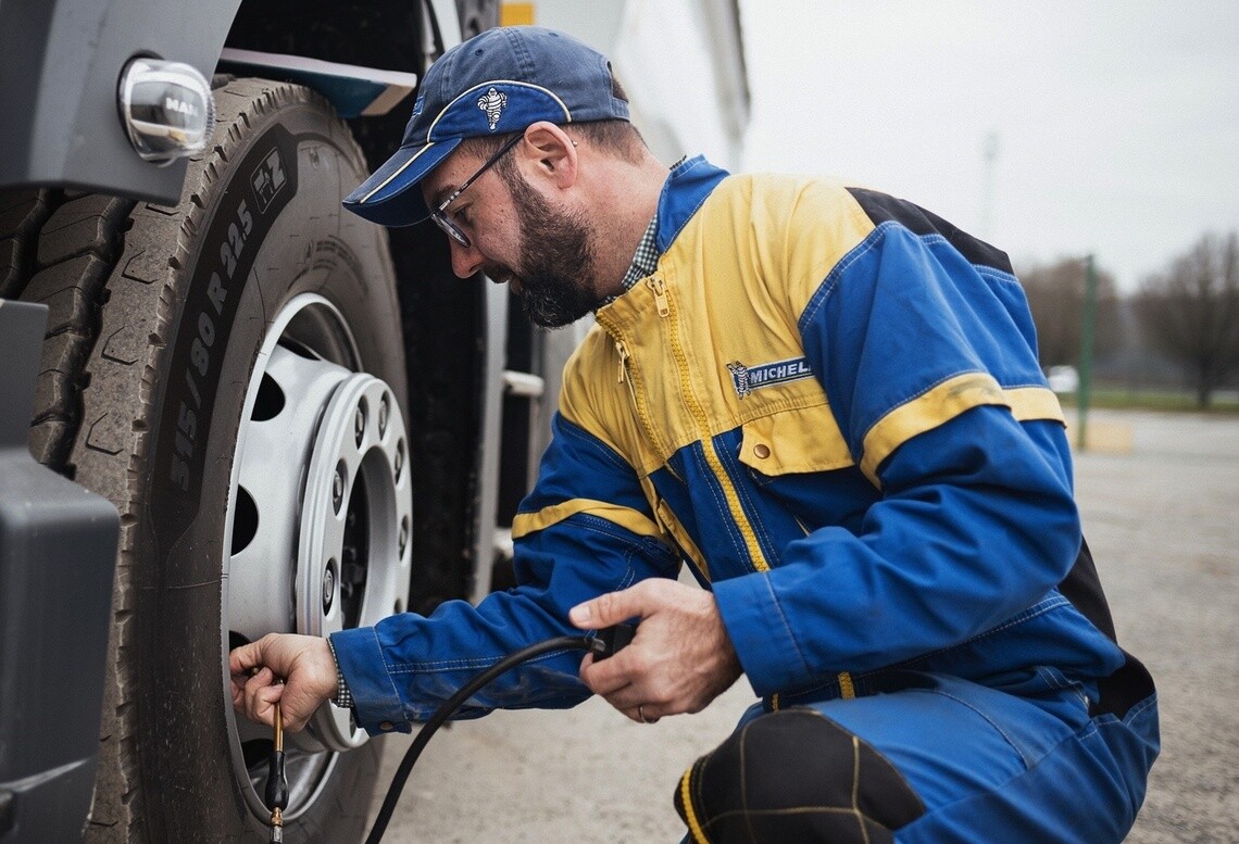 checking tire pressure