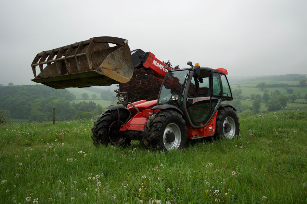 Tyre rotation on telescopic forklifts