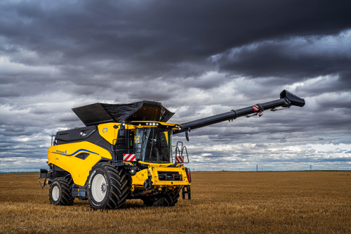 NEW HOLLAND Combine Harvester CR11: fitted with MICHELIN Ultraflex technology tyres