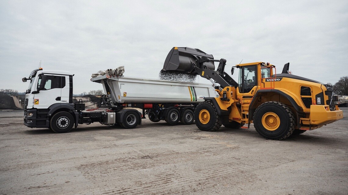 heavy duty vehicle : heavy truck and loader
