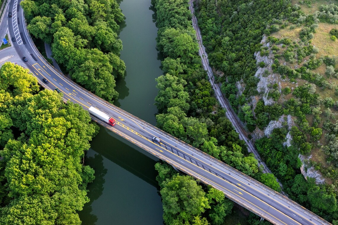 Truck’s carbon footprint: understanding the ICE impact