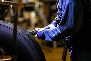 Estimate retreading tyre benefits for your fleet and for the planet