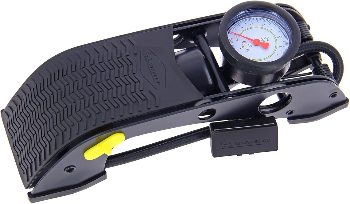 Manual tyre inflator