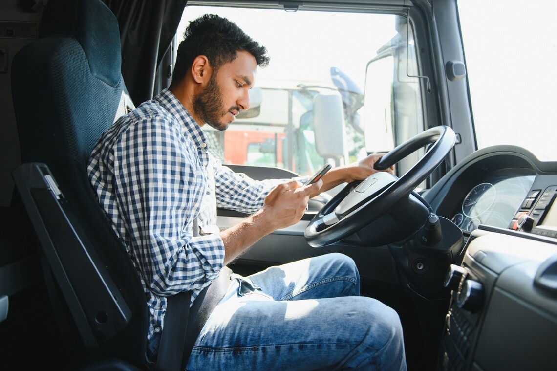 How to curb the risk of truck driver distraction