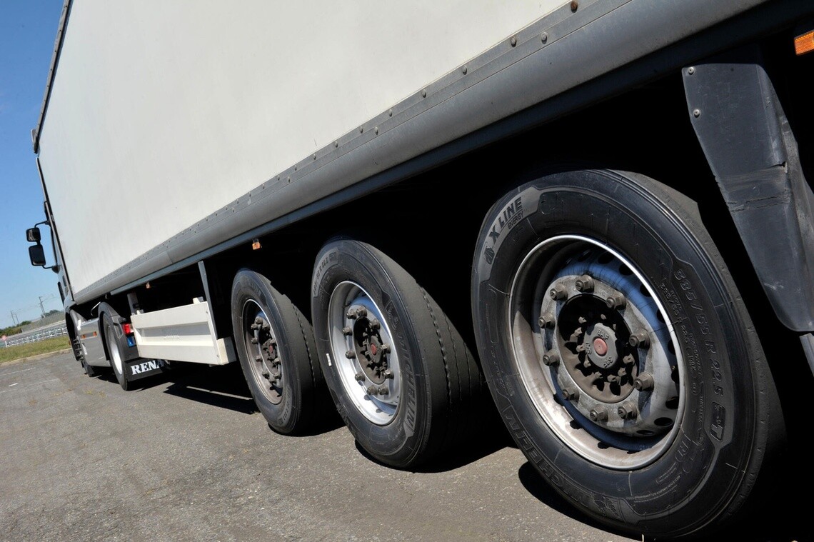 Grâce à la nouvelle gamme MICHELIN X® LINE Energy et à ses 200 000 pneumatiques commercialisés depuis janvier 2013, Michelin a permis aux transporteurs de réaliser de réelles économies de carburant.