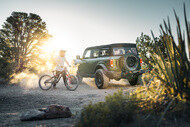 KO3 Jeep and bicycle in the desert