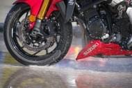Moto Editorial road 5 workshops wet braking sevilla 02 Neumáticos