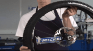 자전거 안내 bike tips and advice fitting a tubeless tire background 타이어