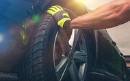 Automóvel Edito guide replace tire glove Sugestões e conselhos