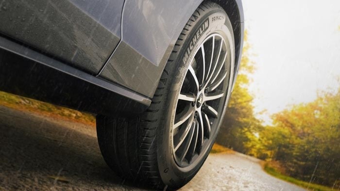 default title Immagine banner Michelin ruota su vettura