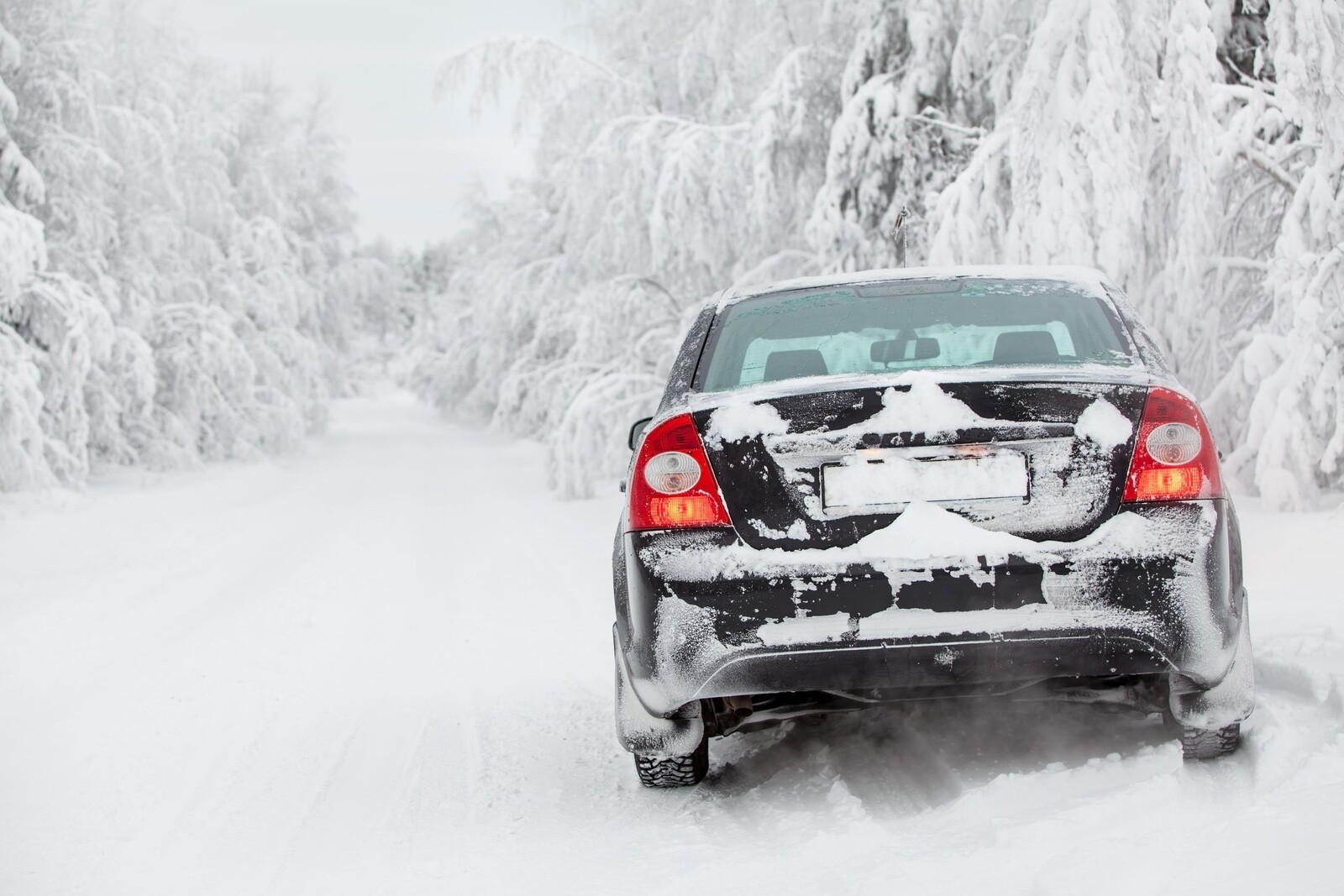 Снег сток. Машина зимой. Машина в снегу. Машины на зимнем фоне. Машина на зимней дороге.