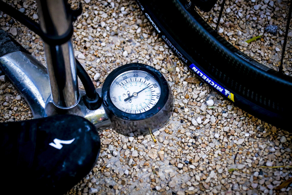 How to pump up a bike tyre for optimal performance