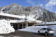 立山駅とヤリス クロス