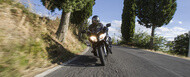 En motorcykelslingring är en vacklande rörelse som vanligtvis börjar vid cirka 140 km/h.