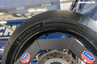 Los neumáticos MICHELIN Power Performance no deben manipularse a temperaturas inferiores a 10°C