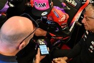 オリジナルアプリ『Tire watch』を使ってタイヤの選択を確認