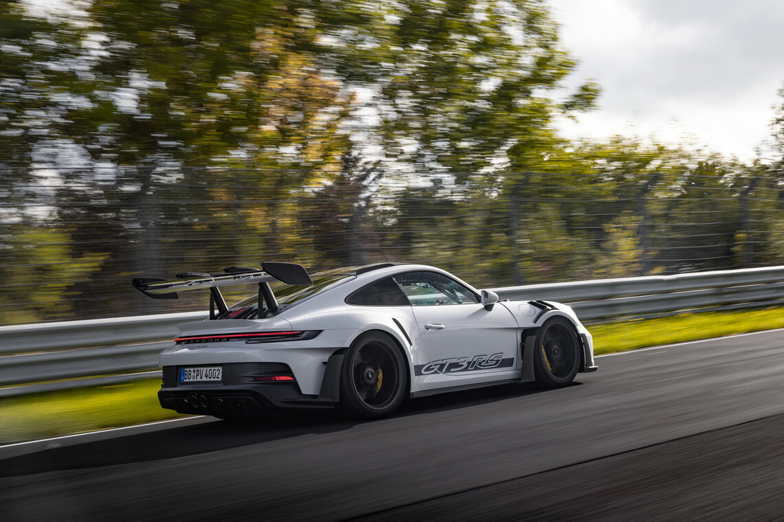 On MICHELIN tyres Porsche 911 GT3 RS laps the Nordschleife in only 6:49.328  minutes