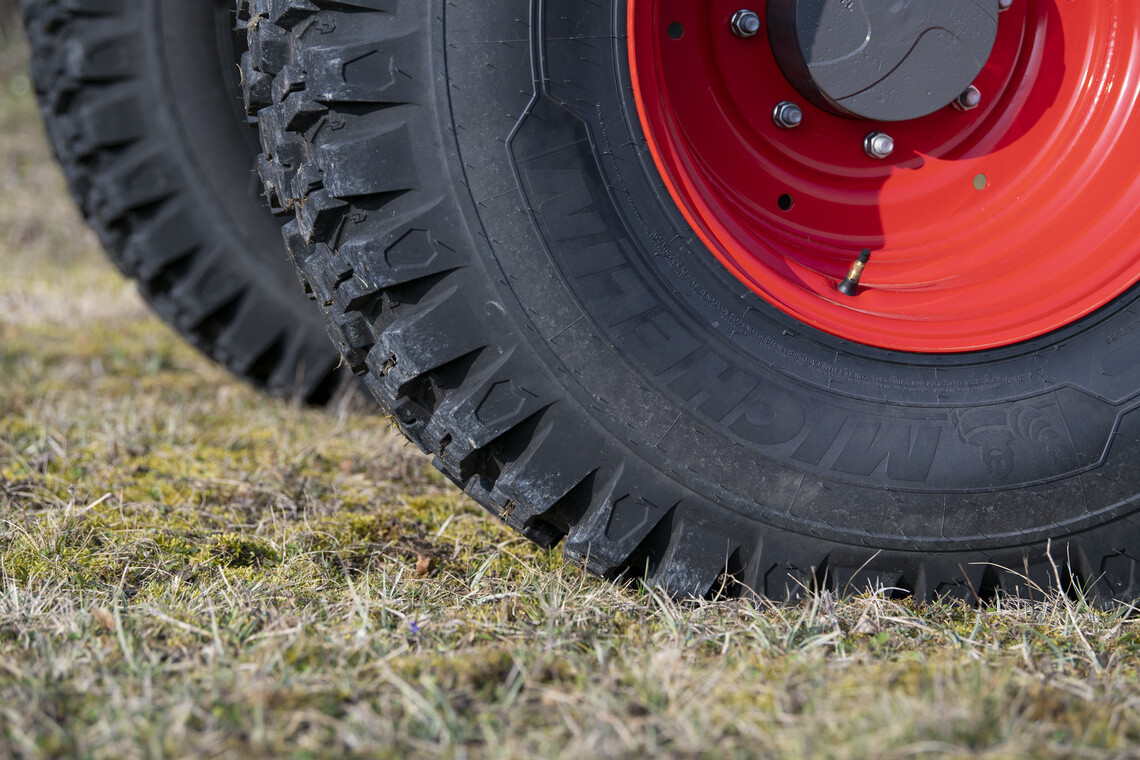 The MICHELIN CROSSGRIP range intended for industrial, agricultural