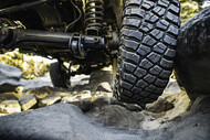 Automóvil Editorial km3 rock suspension Neumáticos