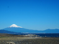 三保の松原から眺める富士山