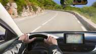 Automobilisten met runflat banden onder hun auto kunnen hun reis voortzetten over een afstand van maximaal 80 km.